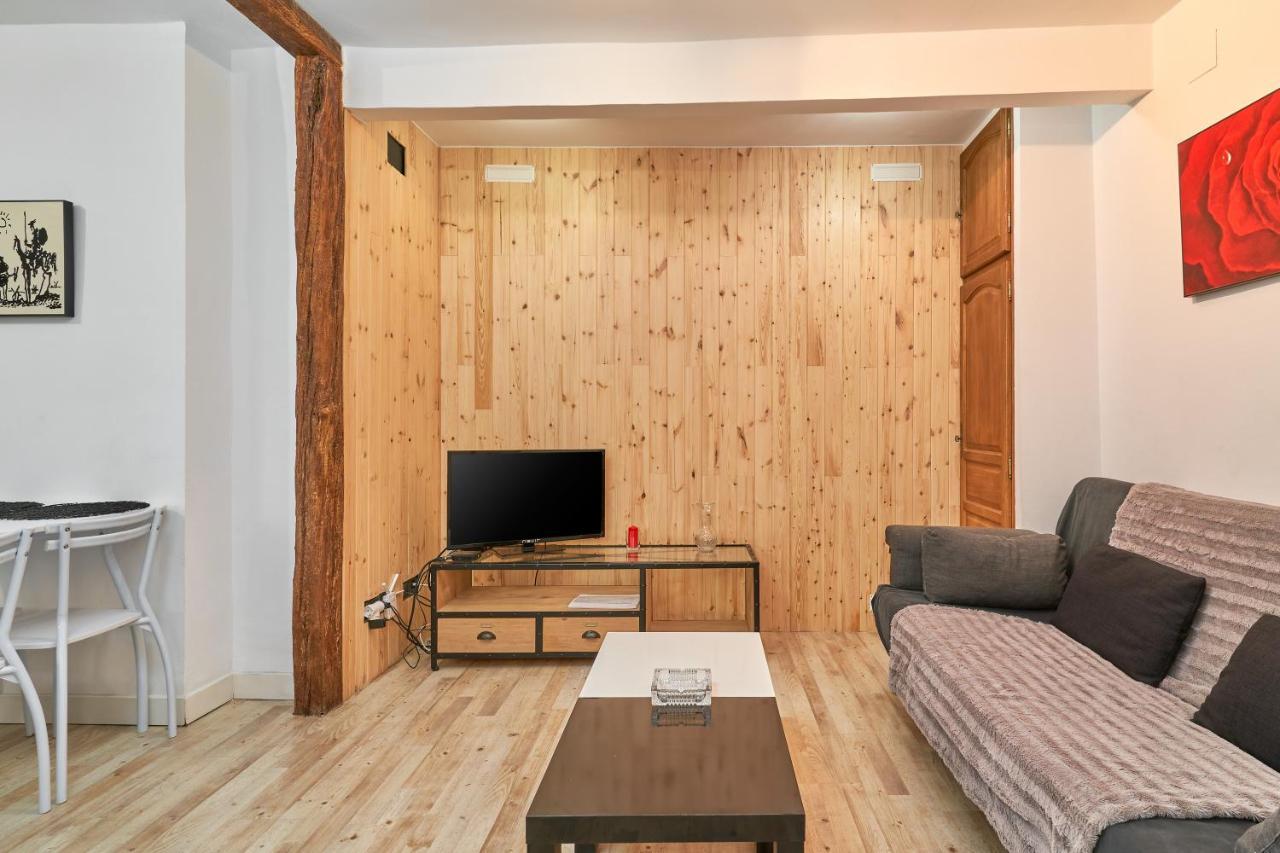 Appartement 250 M From The *